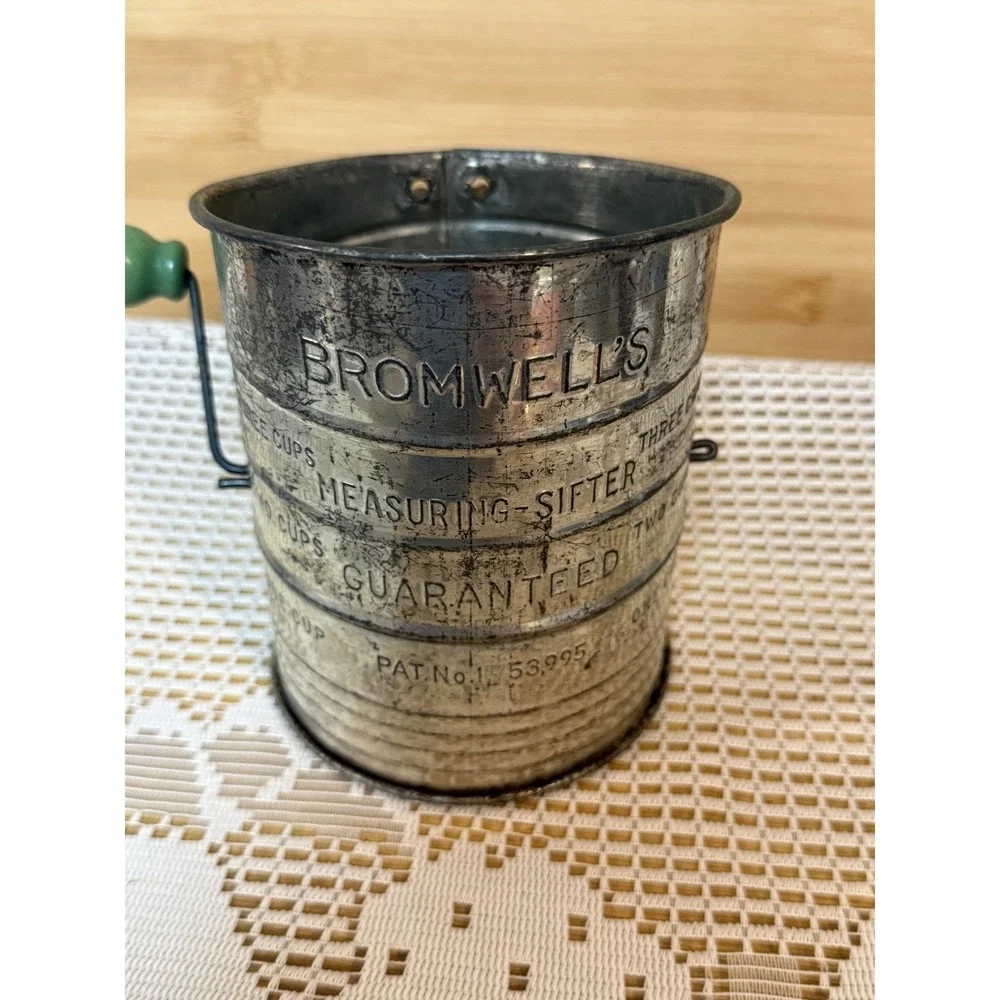 Vintage Bromwell's 1753995 Silver Green Knob Rustic 3-Cup Measuring Flour Sifter
